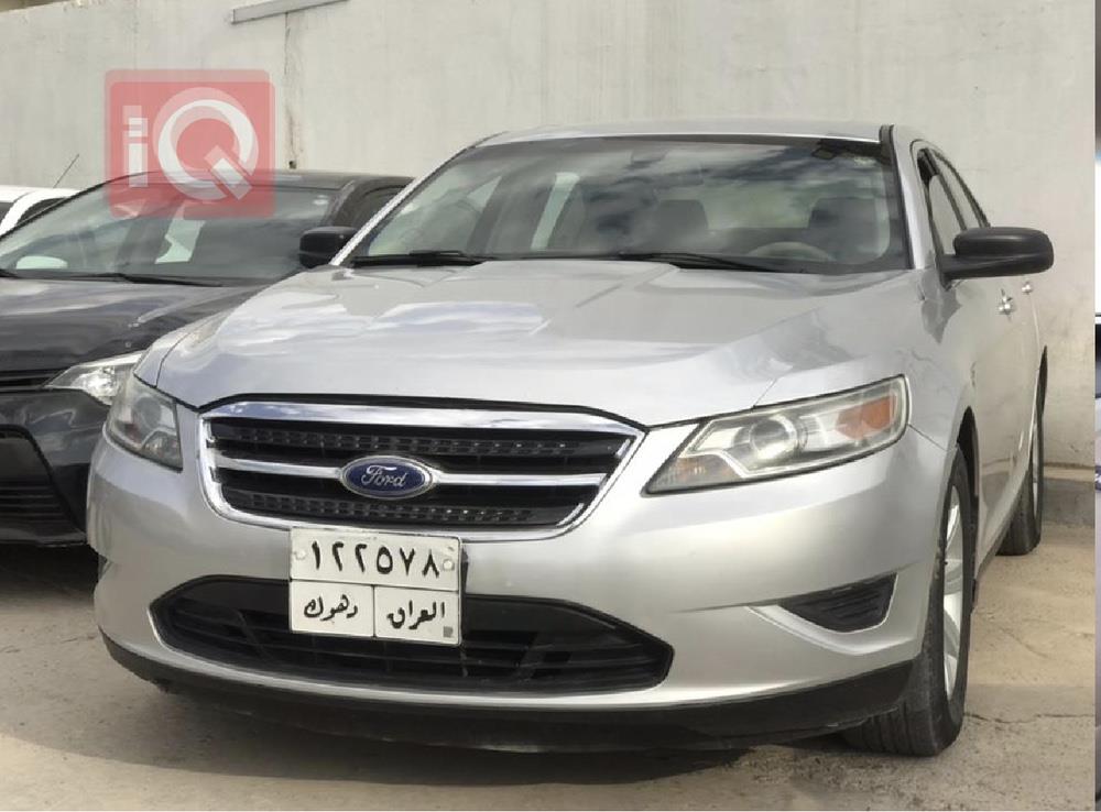 Ford Taurus